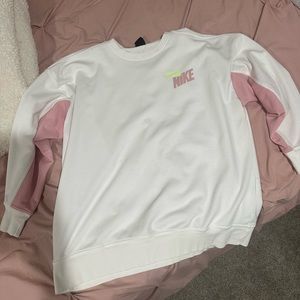 Woman’s Nike dri-fit color block sweatshirt with pink logo
